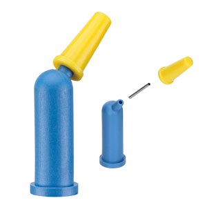 Ein Spritzgussteil Medizin Praxis Medikamente Zahnarztaus der vollautomatischen Montage inliegendes Metallröhrchen und Deckel