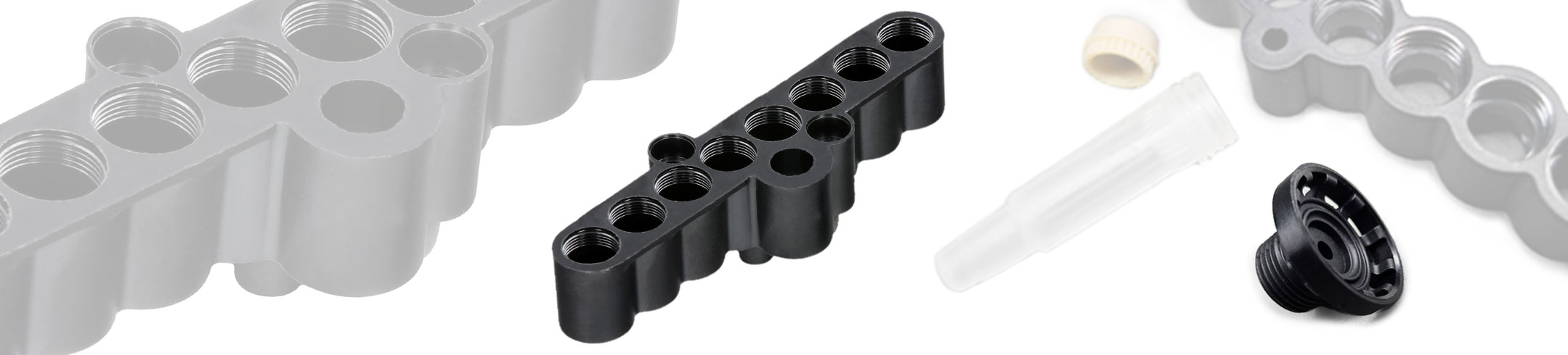 Schwarzes Kunststoffteil mit präzise ausgearbeitetem Gewinde, gefertigt mittels Ausspindeltechnik. Hersteller Fertigung Produzent Leiferant Schnitzler Kunststofftechnik in Küps bei Kronach, Region Oberfranken, Bayern, Deutschland